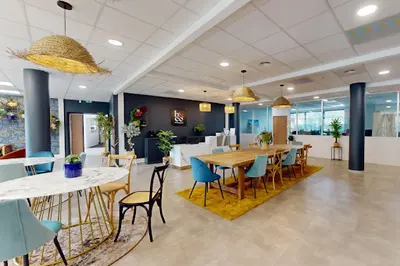 Bureaux & Co - Crossroad