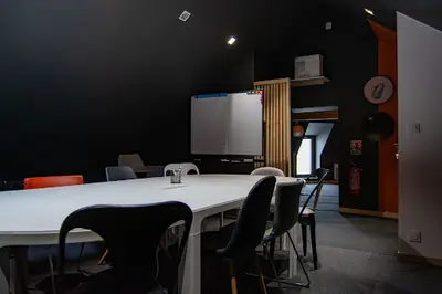 Aizydesk