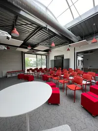 Hub11 || Coworking & Cellules Commerciales