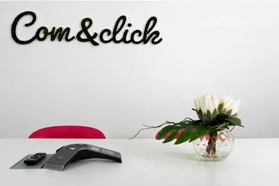 Com&click