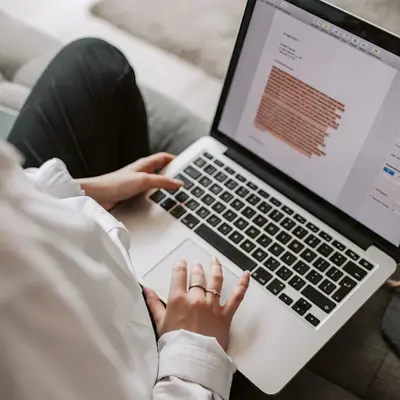 Chloé Bolling - Consultante en Communication et Community Manager