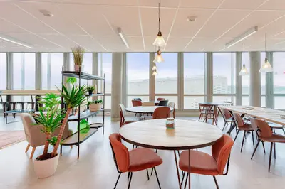 Hiptown - Bureaux Fermés, Flexibles Ou Opérés & Salle de Réunion - Saint-jean