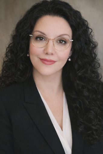 Mme Amel Zadi الأستاذة آمال زادي مترجمة محلفة