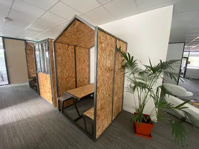 Booster House | Coworking | Bureaux | Salles de Réunion