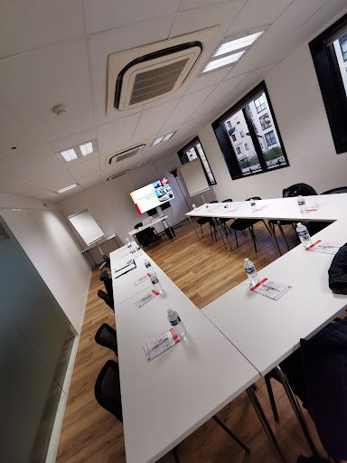 Location Bureau Levallois 92 | Deskeo Pont de Levallois