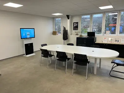 Hub 44