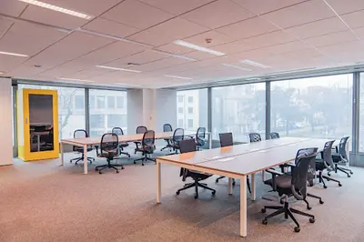 Hiptown - Espace de Coworking, Bureaux Flexibles - Mairie de Montreuil