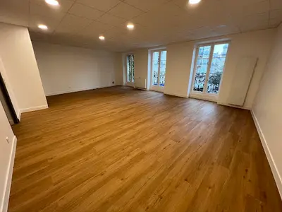 Hiptown - Bureaux Flexibles - Coworking - Saint-michel