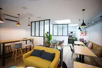 Level Coworking Café