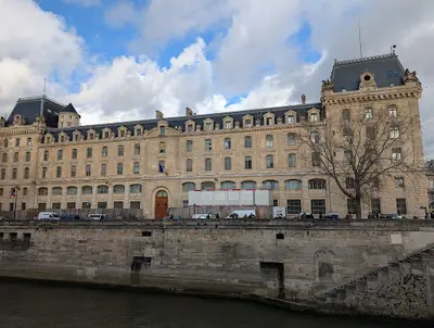 Foncia | Agence Immobilière | Gestion Locative - Syndic - Location | Paris 6ème | R. St André des Arts