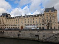 Foncia | Agence Immobilière | Gestion Locative - Syndic - Location | Paris 6ème | R. St André des Arts