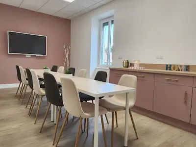 l'Essentiel Coworking® - Bureaux Privés - Espaces Partagés - Salles de Réunion - Domiciliation