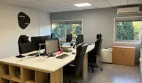 Ubas - Un Bureau À Salon