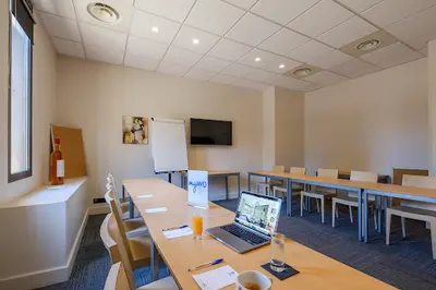 Mywo Saint Laurent du Var - Espace de Coworking & Réunion