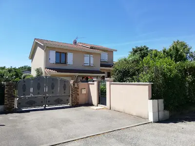 Lionspeech Translations France