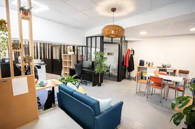 Bien Plus Qu Un Bureau