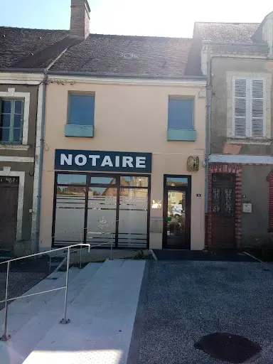 Maître Aymeric Lambert, Notaire